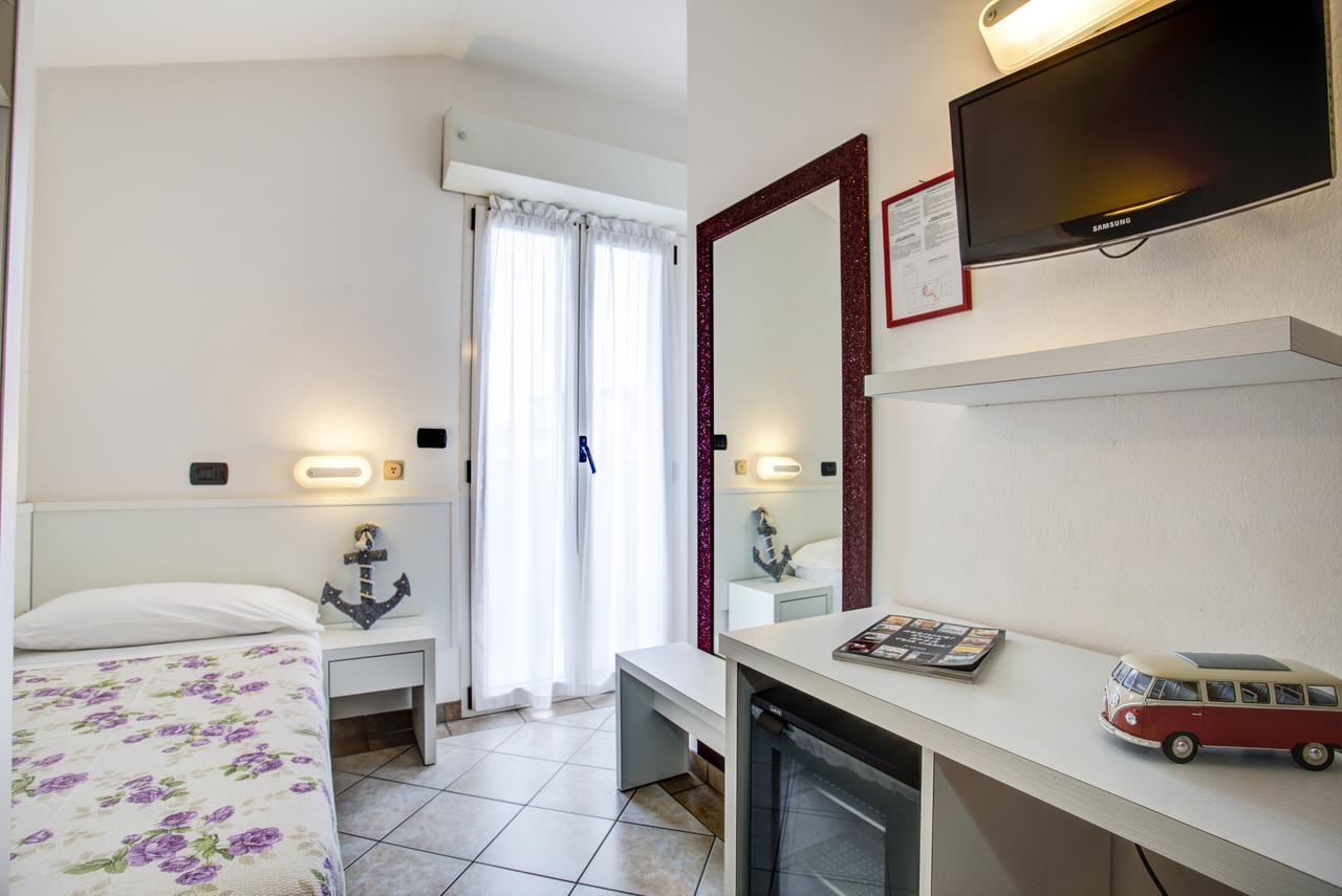 Ancora Hotel & Residence Cattolica Exterior photo